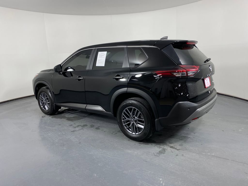 Used 2023 Nissan Rogue S image 4