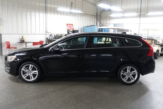 Used 2015 Volvo V60 T5 Platinum w/ Climate Package AWD/4WD image 4