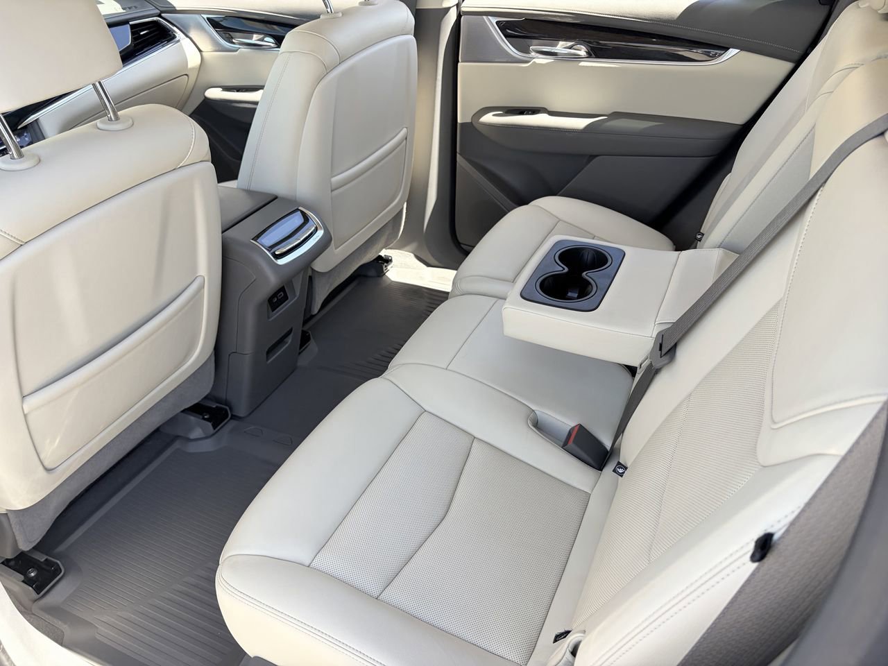 Used 2020 Cadillac XT6 Premium Luxury FWD image 15