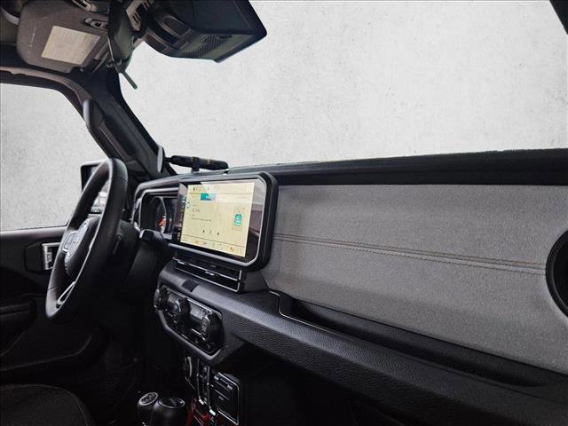 Used 2024 Jeep Gladiator Willys image 22