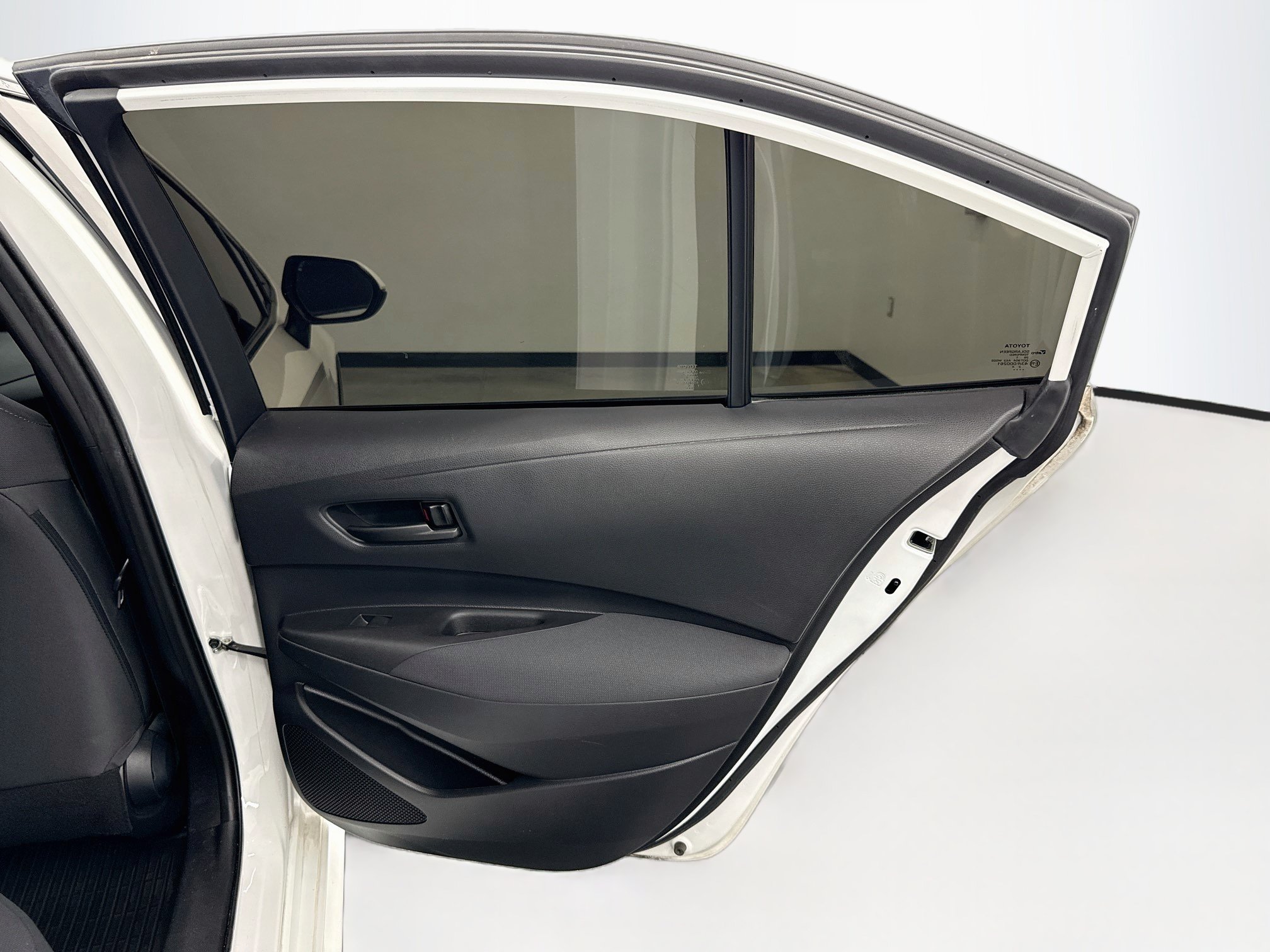 Used 2022 Toyota Corolla LE FWD image 27