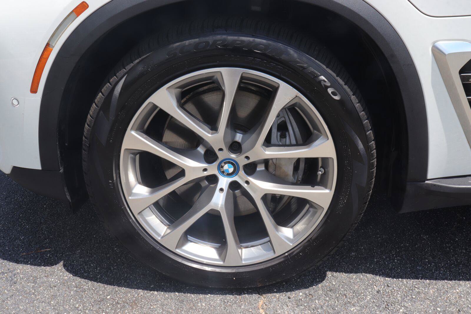 Used 2024 BMW X5 xDrive50e AWD/4WD image 47