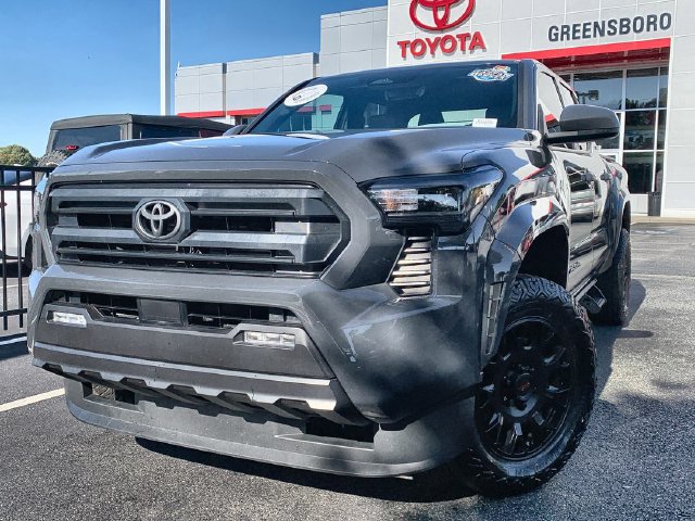 Used 2025 Toyota Tacoma SR5 AWD/4WD image 1