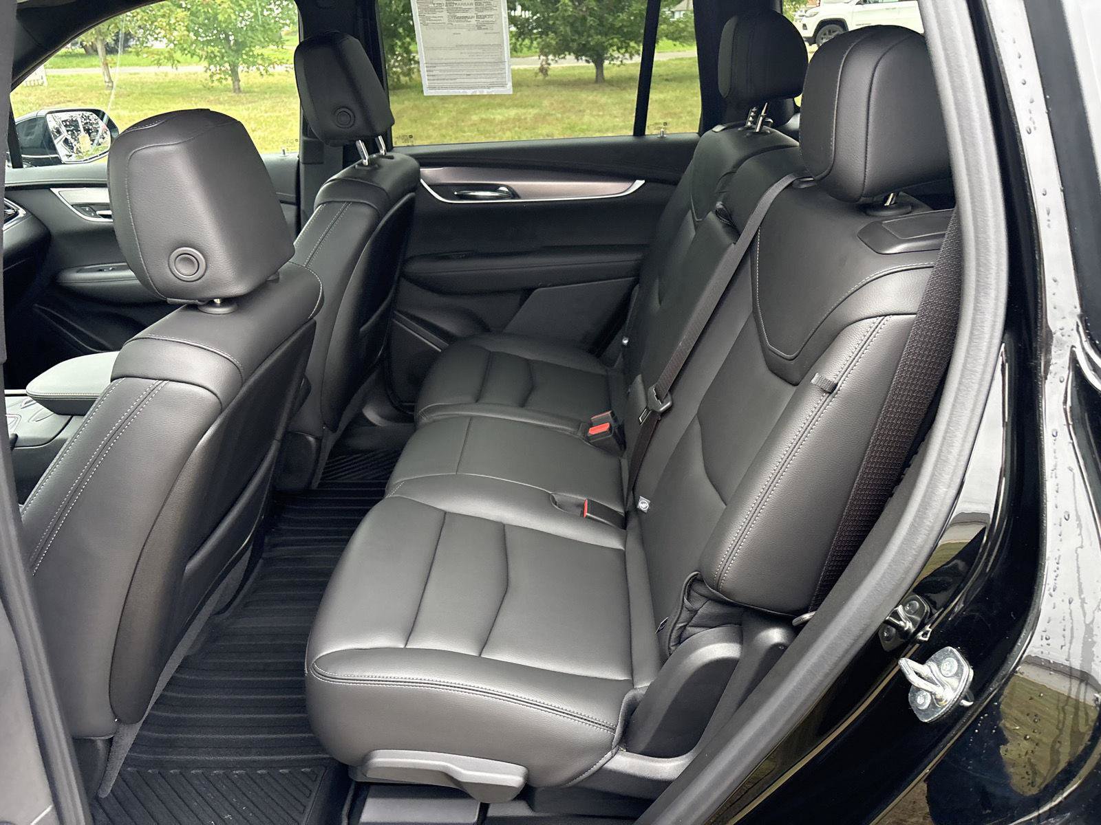 Used 2025 Cadillac XT6 Luxury FWD image 10