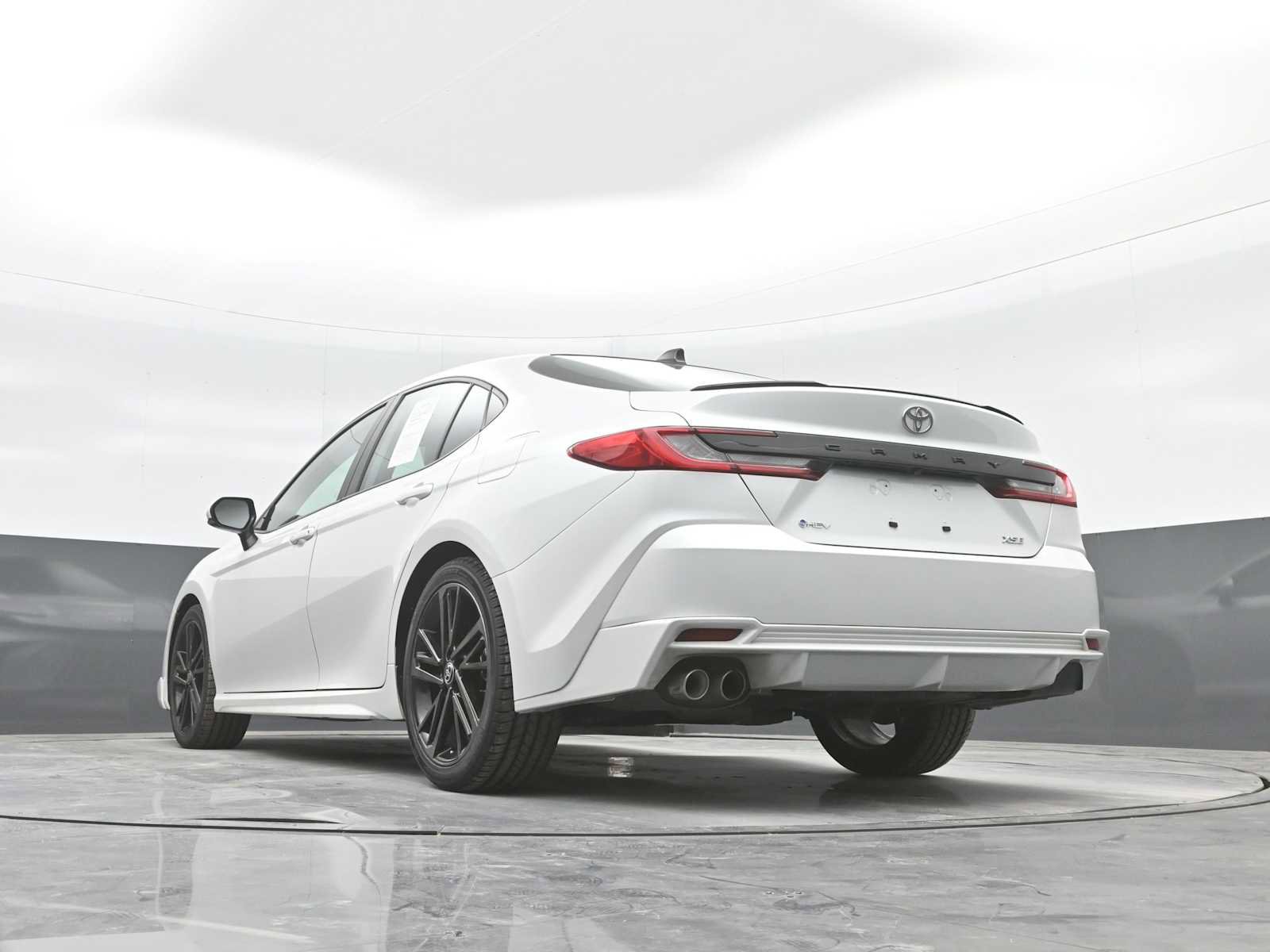 Used 2025 Toyota Camry XSE image 29