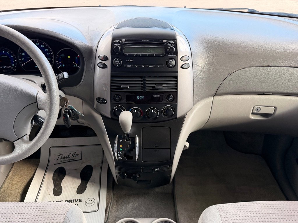 Used 2006 Toyota Sienna CE FWD image 26