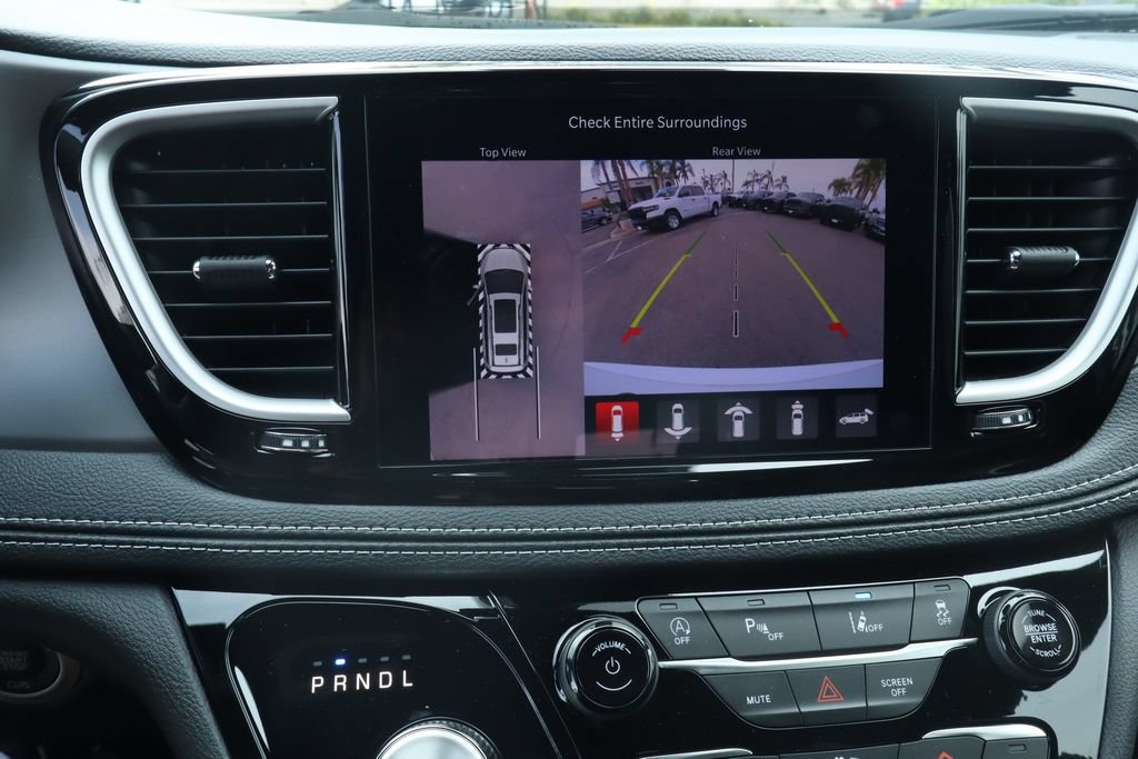 New 2027 Chrysler Pacifica Limited AWD/4WD image 22