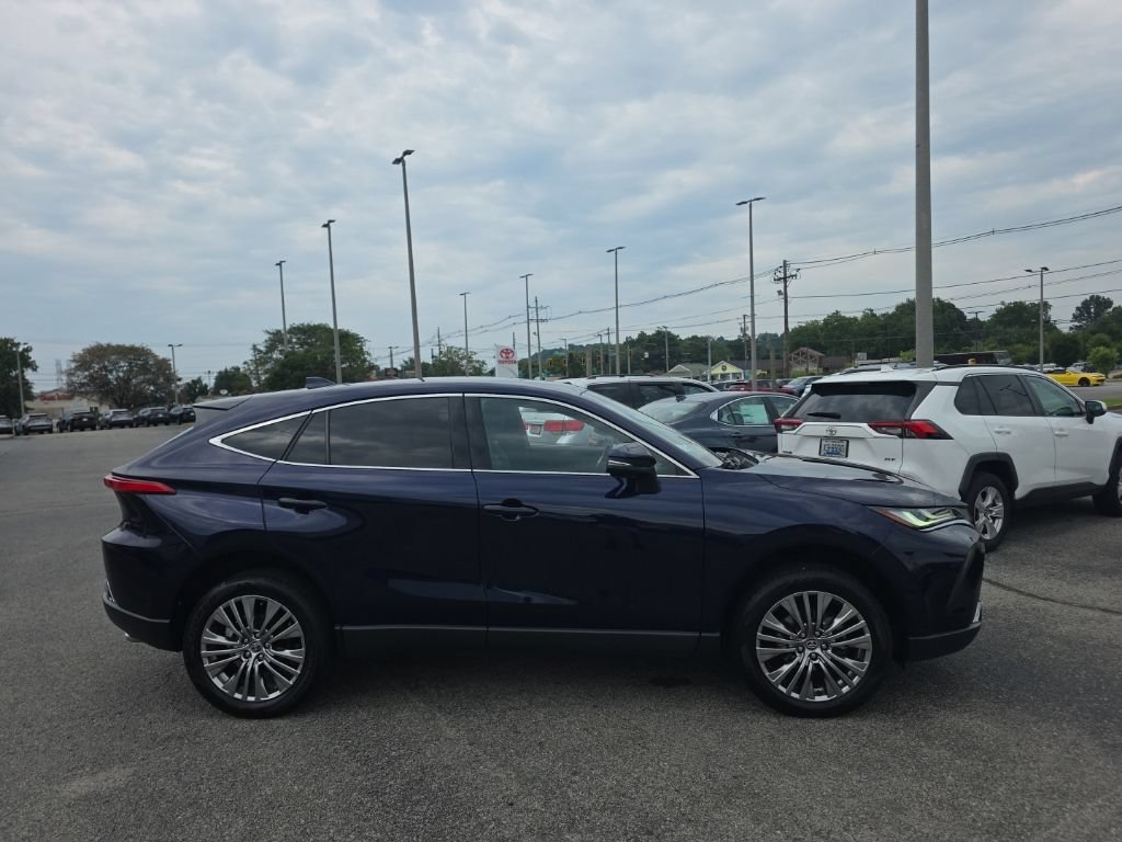 Used 2023 Toyota Venza Limited AWD/4WD image 4
