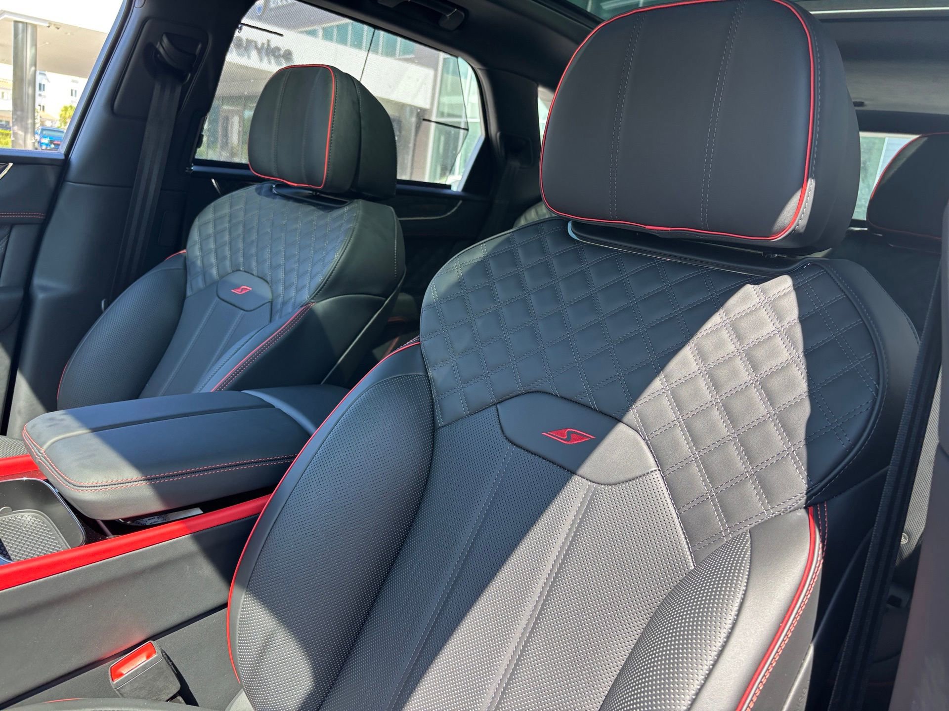New 2025 Bentley Bentayga image 12