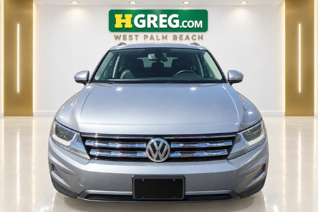 Used 2020 Volkswagen Tiguan SE w/ Panoramic Sunroof Package FWD image 7