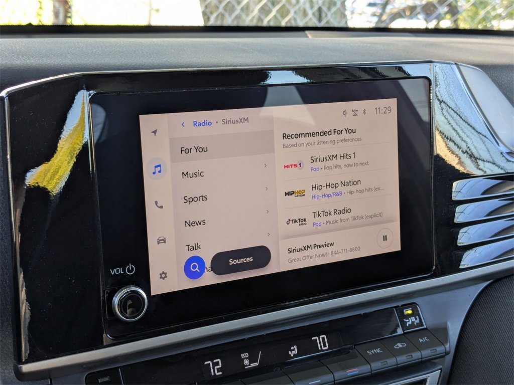 Used 2025 Toyota Camry SE image 19