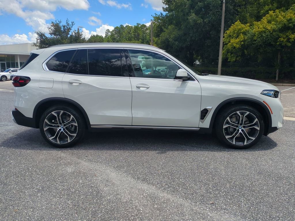 New 2026 BMW X5 xDrive40i w/ Premium Package image 4