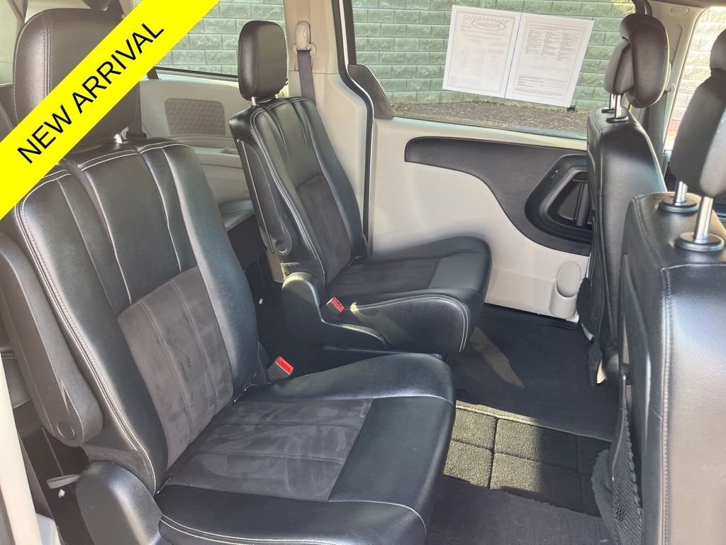 Used 2020 Dodge Grand Caravan SXT image 13