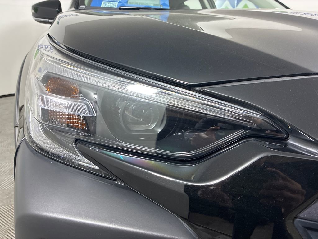 Certified 2025 Subaru Outback Premium AWD/4WD image 2
