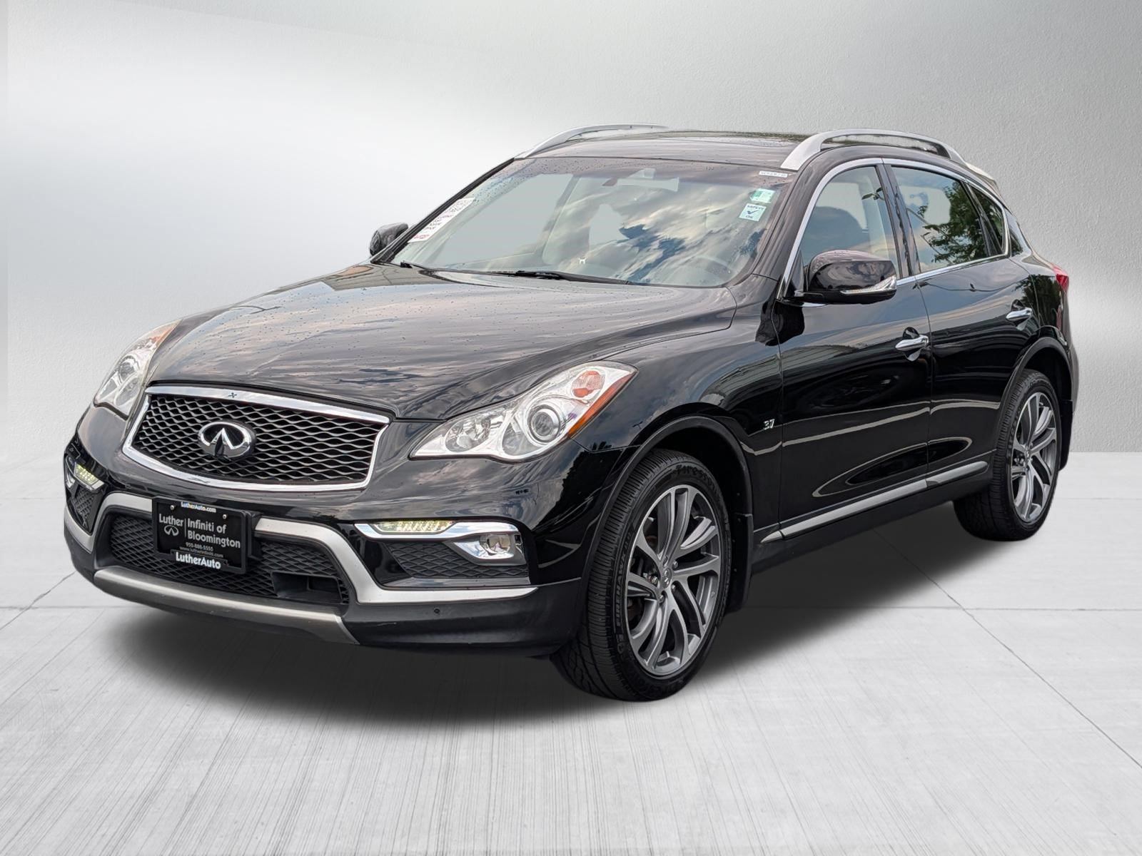Used 2017 INFINITI QX50 AWD w/ Technology Package image 3
