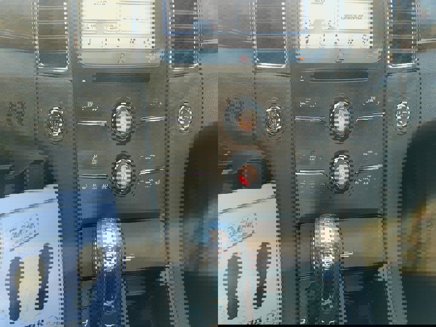 Used 2016 Ford Taurus Limited image 18