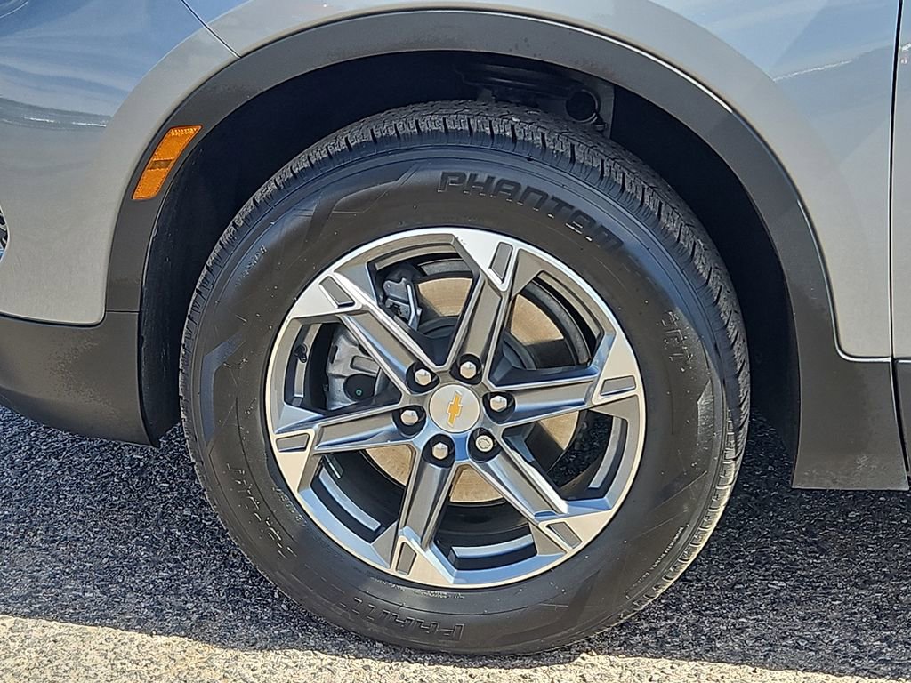 Used 2025 Chevrolet Blazer LT image 8