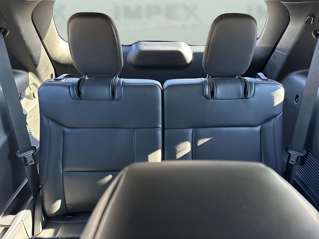 Used 2025 Ford Explorer ST-Line w/ ST-Line Street Pack image 12