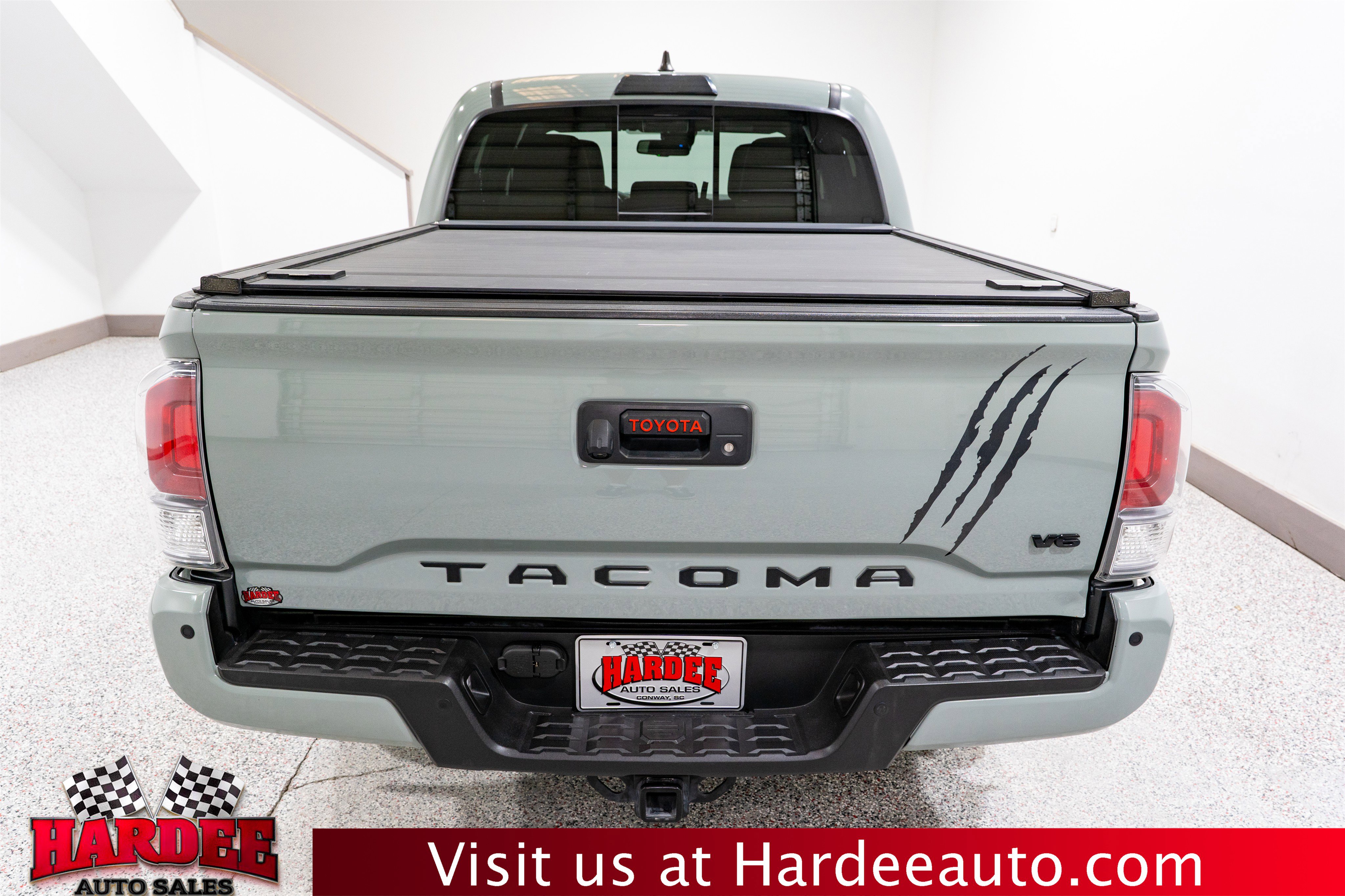 Used 2022 Toyota Tacoma TRD Sport w/ Technology Package RWD image 4