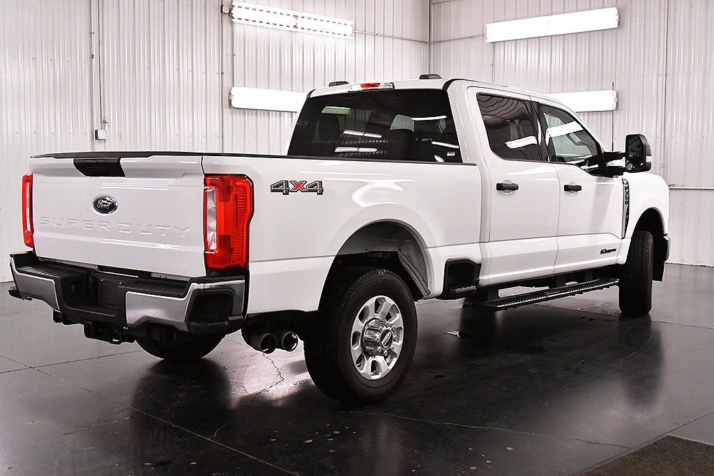 Used 2024 Ford F350 XLT image 7
