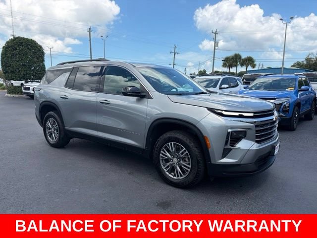 Used 2025 Chevrolet Traverse LT AWD/4WD image 1