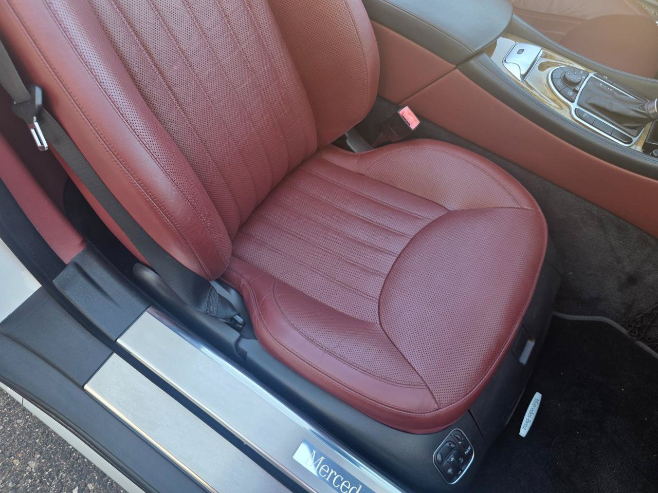 Used 2011 Mercedes-Benz SL 550 w/ Premium I Pkg image 40