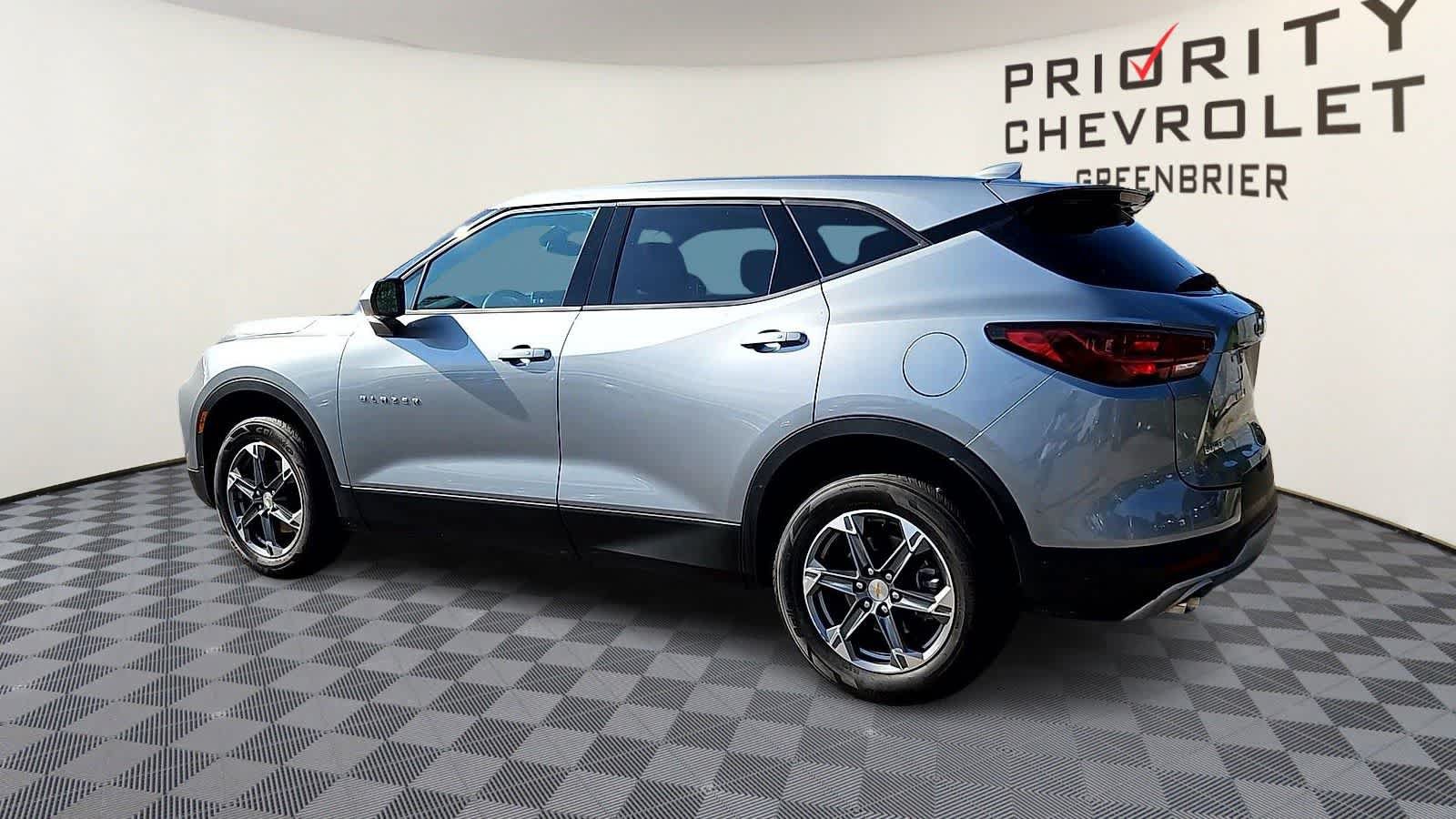 Used 2025 Chevrolet Blazer LT FWD image 6