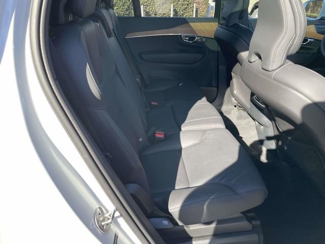 Used 2025 Volvo XC90 B6 Plus image 27