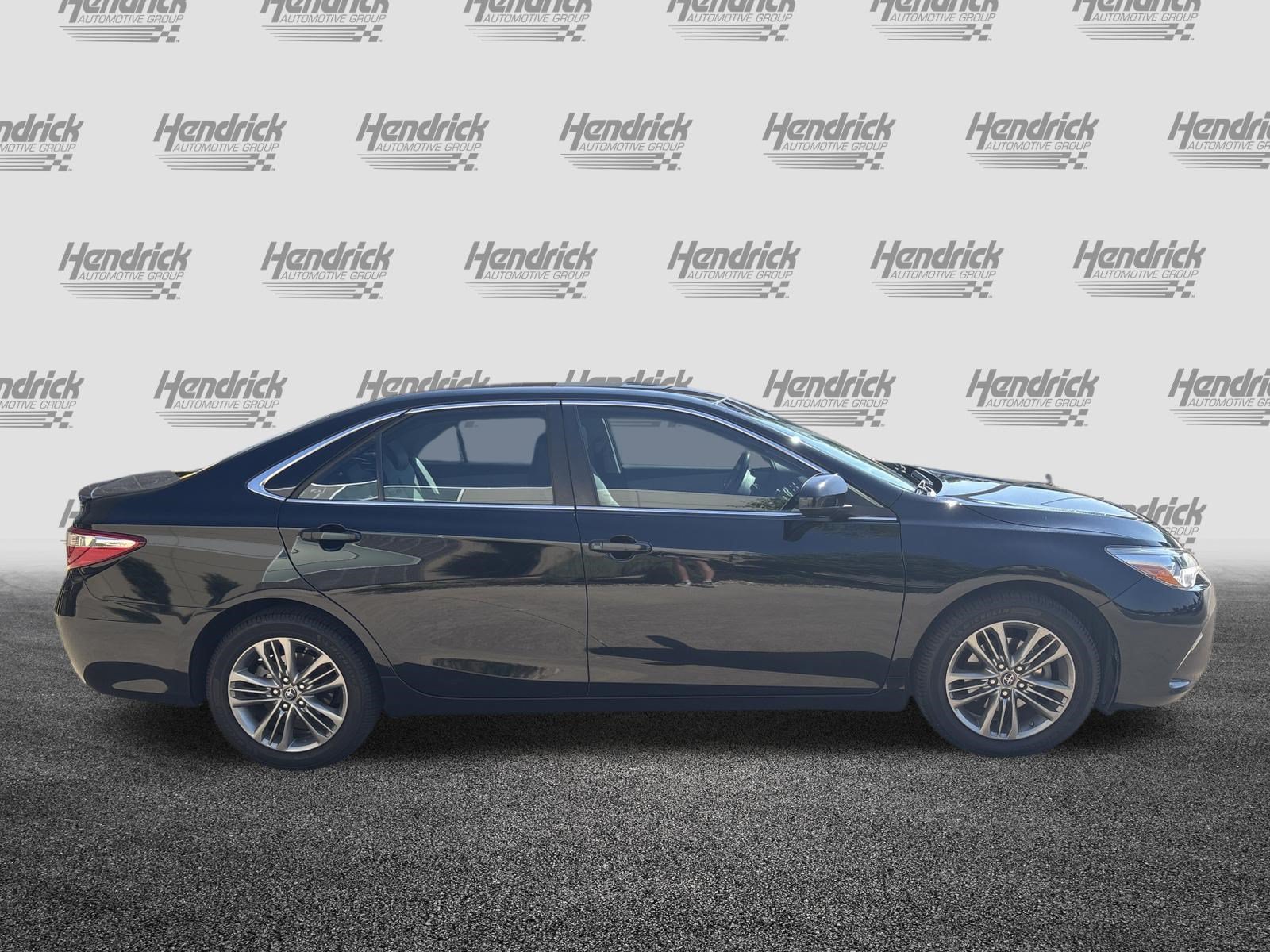 Used 2016 Toyota Camry SE FWD image 11