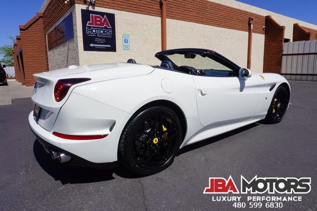 Used 2015 Ferrari California T image 3