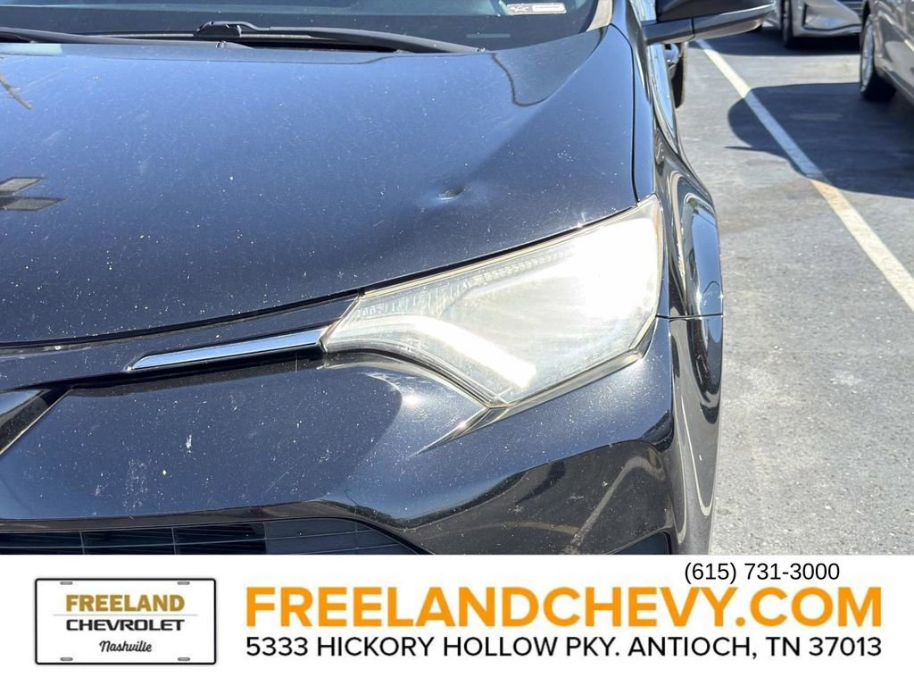 Used 2018 Toyota RAV4 LE FWD image 7