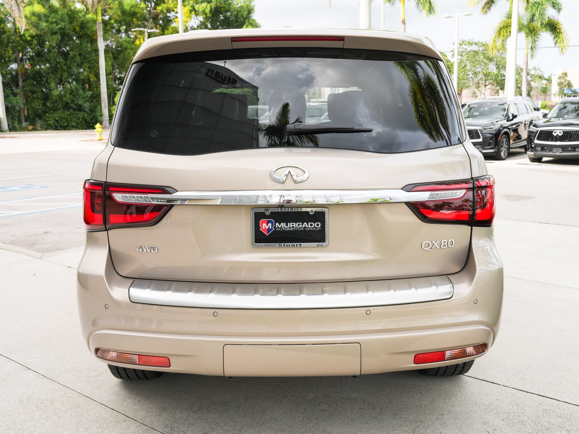 Used 2023 INFINITI QX80 Sensory w/ Cargo Package AWD/4WD image 9