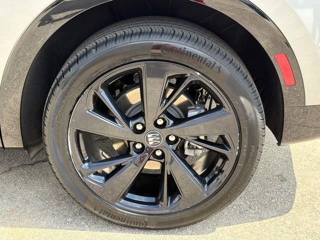 Used 2025 Buick Envision Sport Touring AWD/4WD image 19