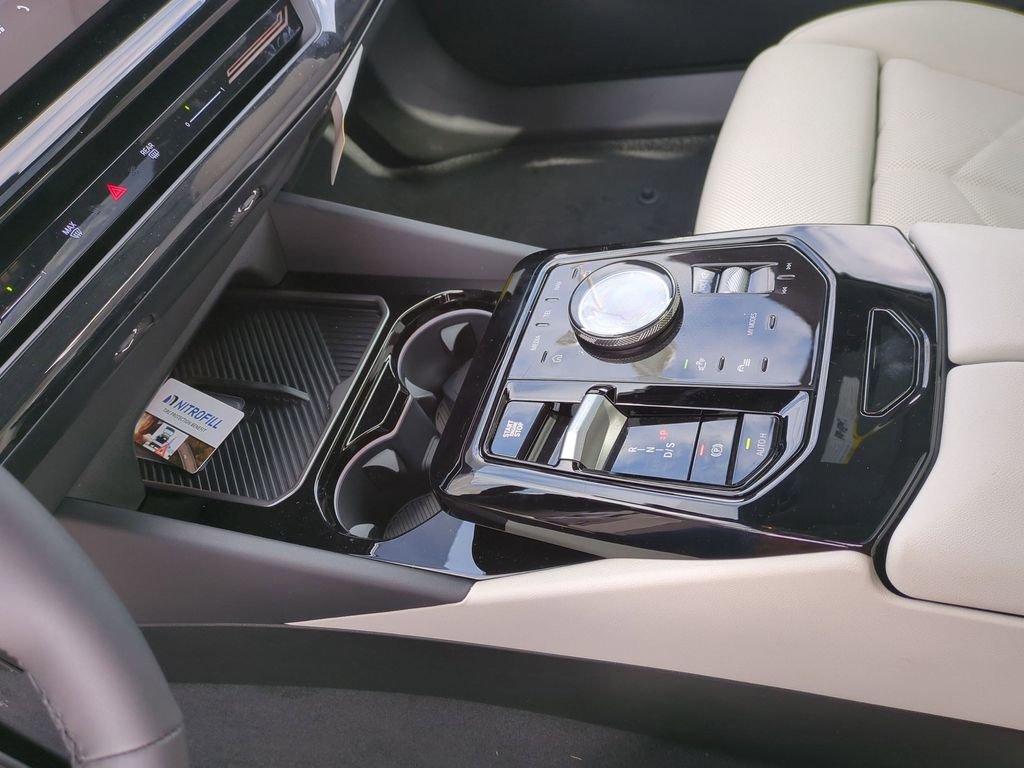 New 2026 BMW 550e xDrive w/ Executive Package image 17