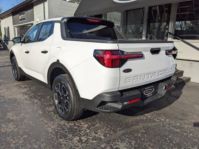Used 2024 Hyundai Santa Cruz SE FWD image 3