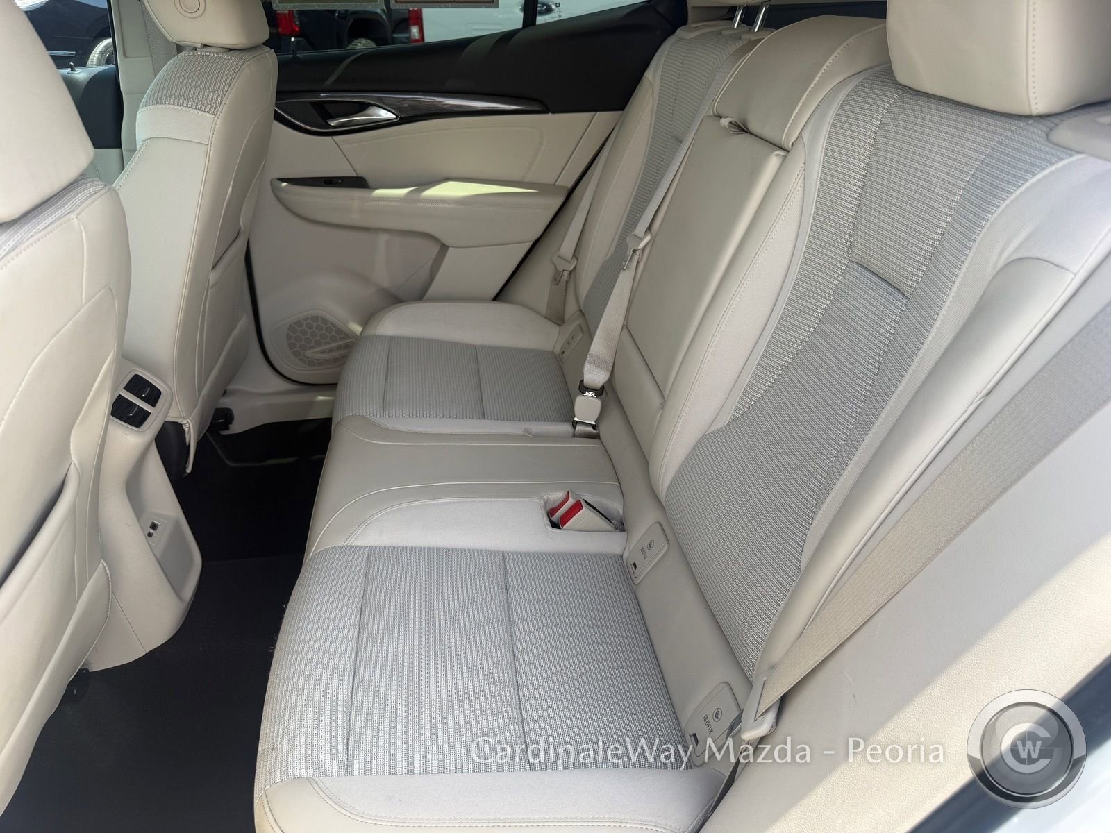 Used 2023 Buick Envision Preferred image 28