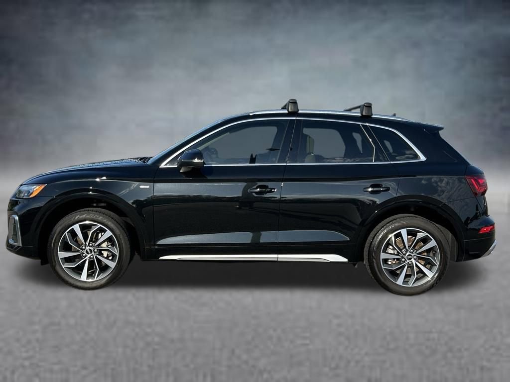 Used 2023 Audi Q5 2.0T Premium w/ Convenience Package AWD/4WD image 2