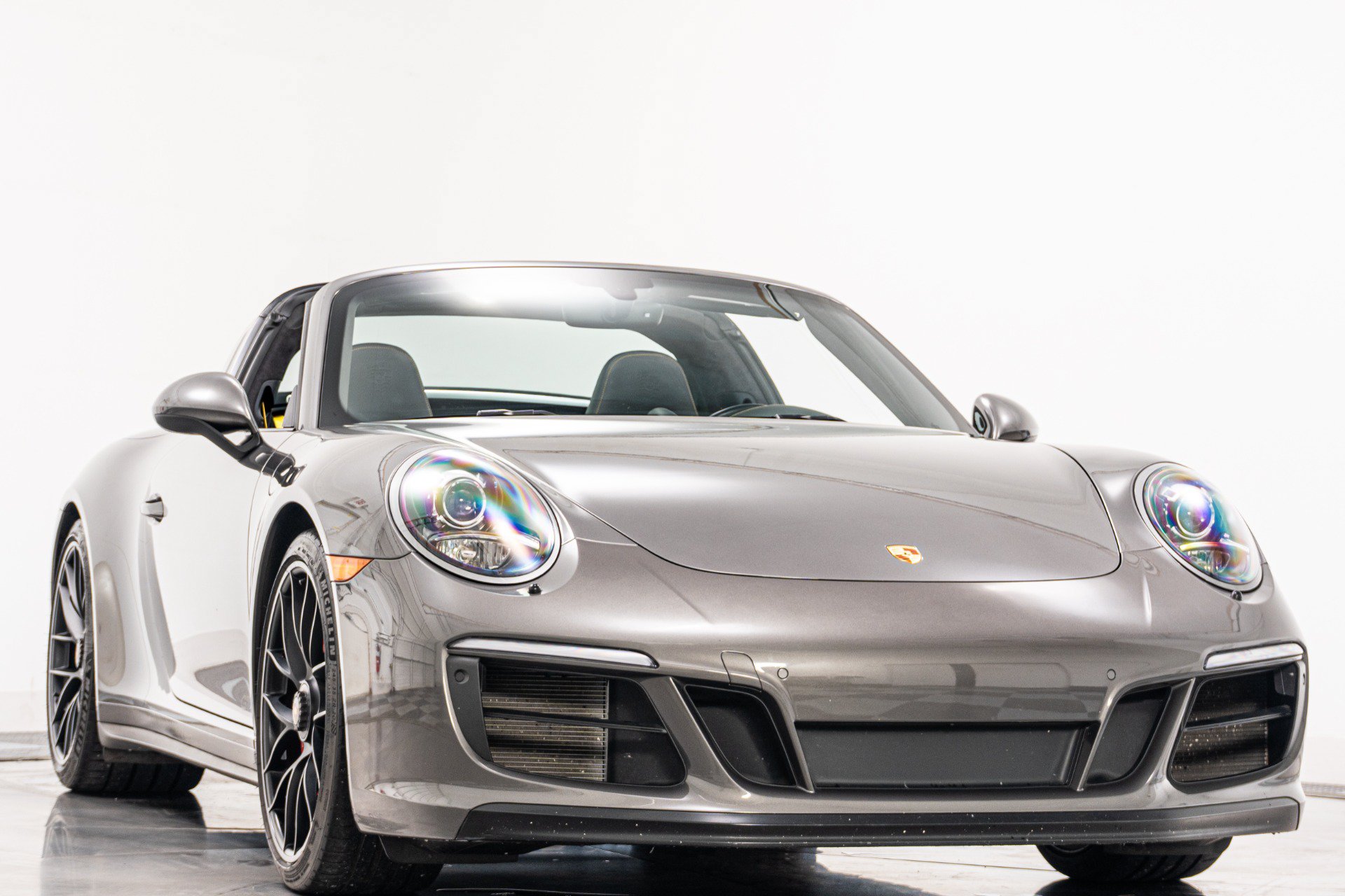 Used 2018 Porsche 911 Targa 4 GTS AWD/4WD image 3