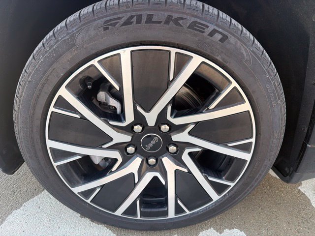 Used 2025 Jeep Wagoneer S Limited AWD/4WD image 9
