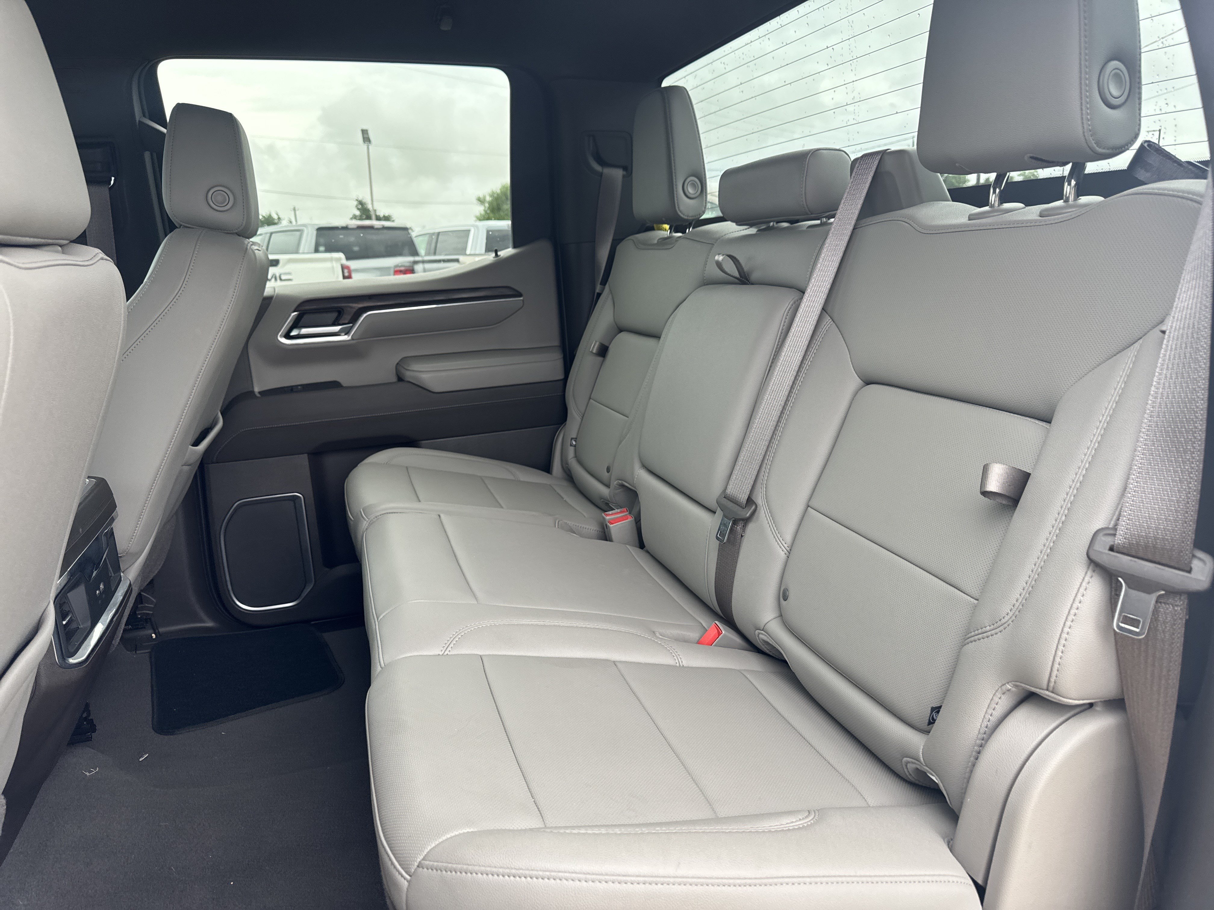 Used 2023 GMC Sierra 1500 SLT RWD image 8