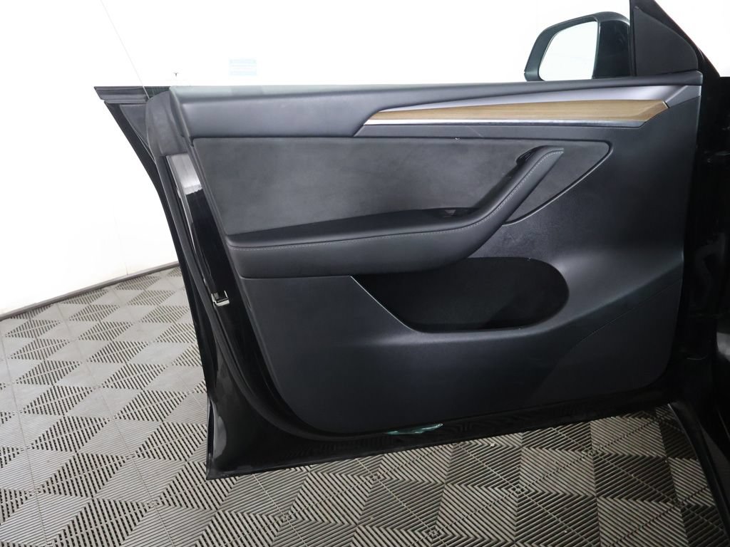 Used 2023 Tesla Model Y Long Range AWD/4WD image 24
