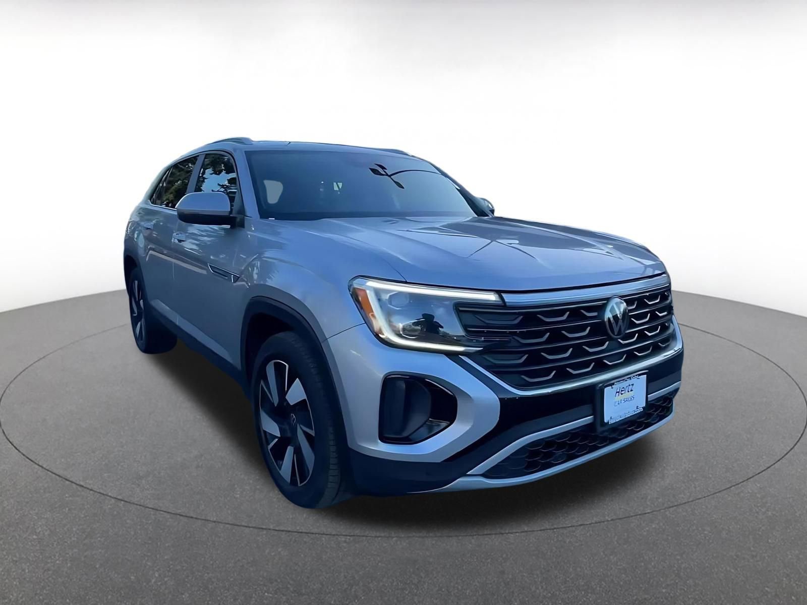 Used 2025 Volkswagen Atlas Cross Sport SE image 3