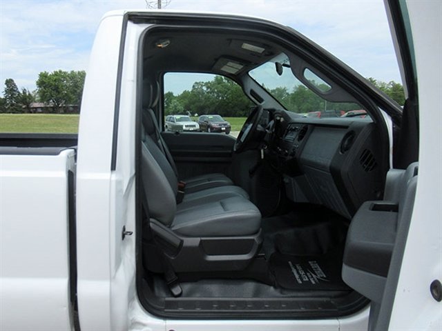 Used 2011 Ford F250 XL w/ Skid Plate Pkg AWD/4WD image 12