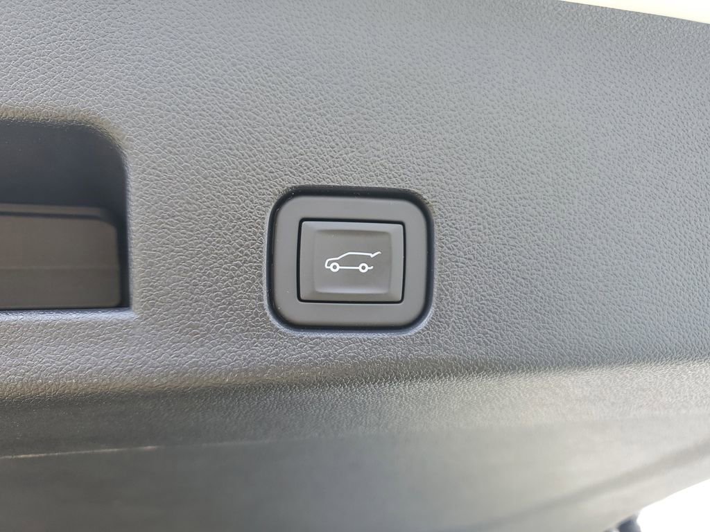 Used 2026 Chevrolet Traverse LT w/ Driver Confidence Package FWD image 10