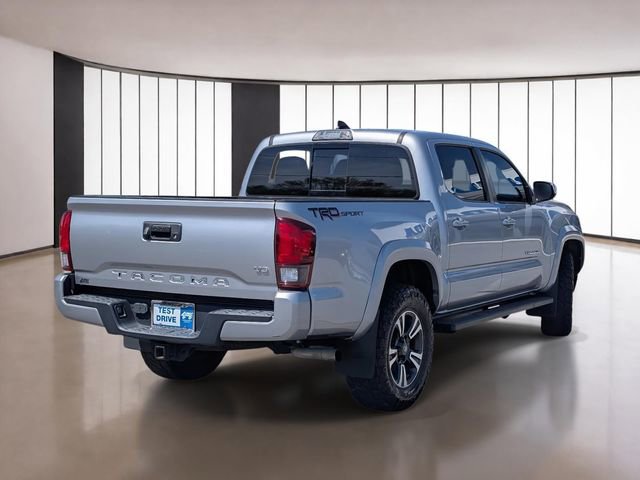 Used 2018 Toyota Tacoma TRD Sport RWD image 6