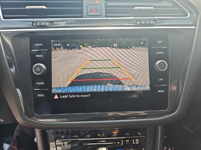 Used 2024 Volkswagen Tiguan SE FWD image 19