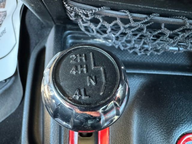 Used 2015 Jeep Wrangler Unlimited Sahara w/ Connectivity Group image 16