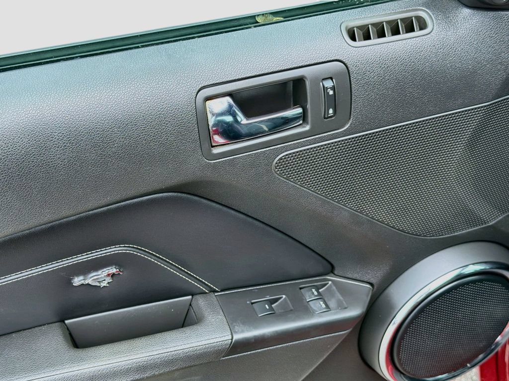 Used 2013 Ford Mustang GT Premium w/ Electronics Pkg RWD image 19