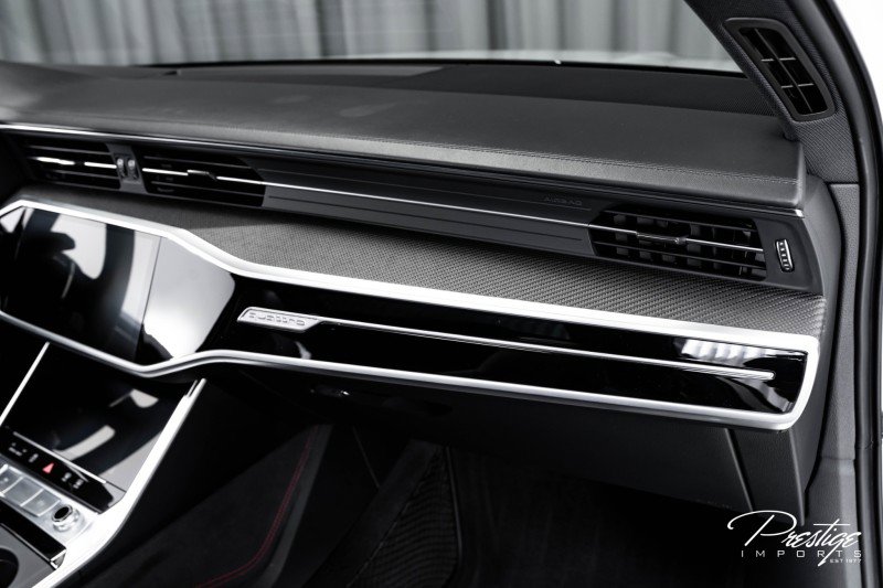 Used 2022 Audi RS 6 w/ Executive Package image 51