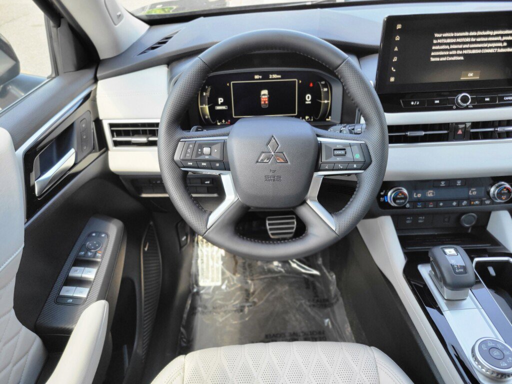New 2025 Mitsubishi Outlander SEL image 11